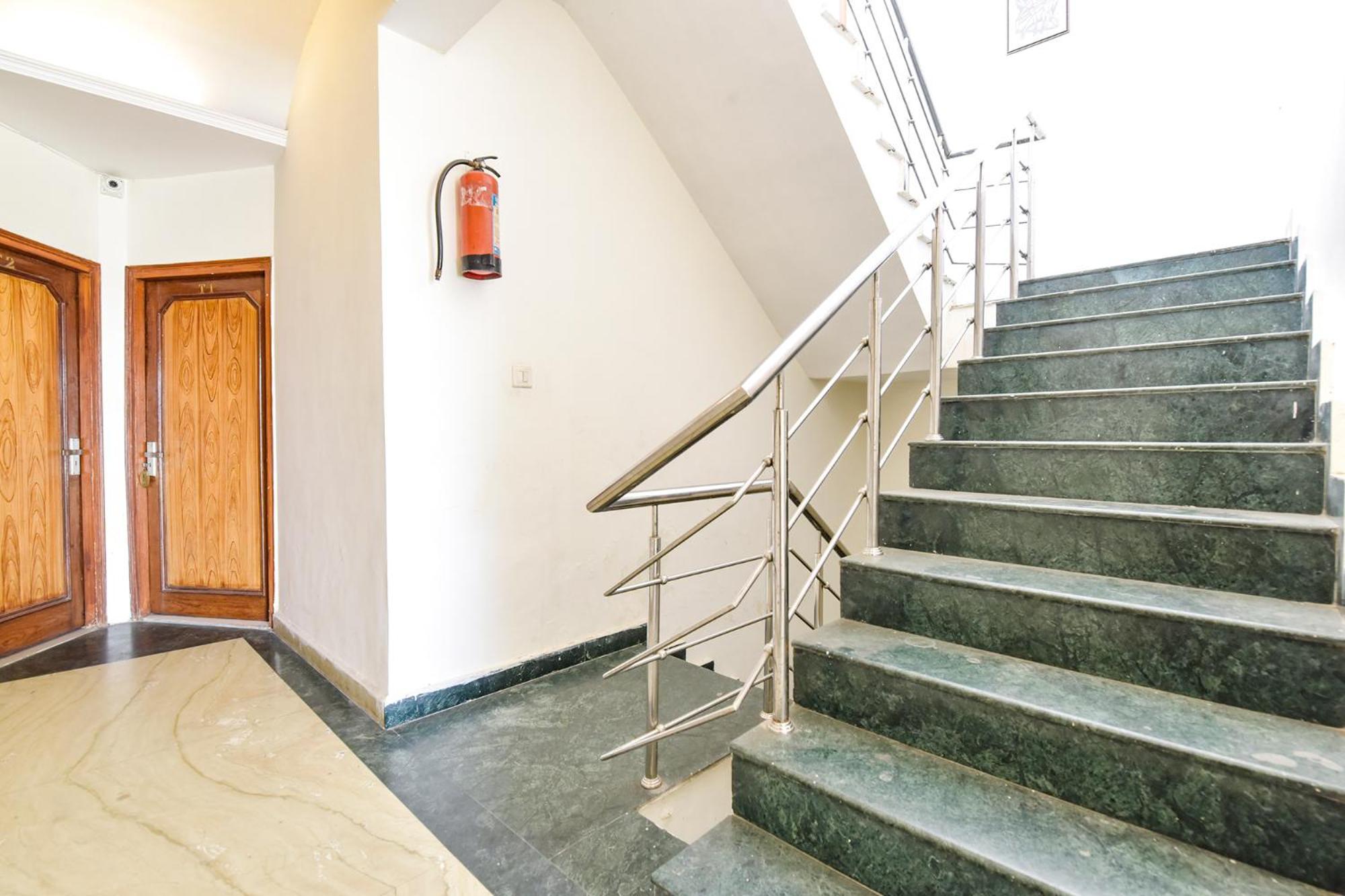 הרידוואר Fabhotel Basera מראה חיצוני תמונה